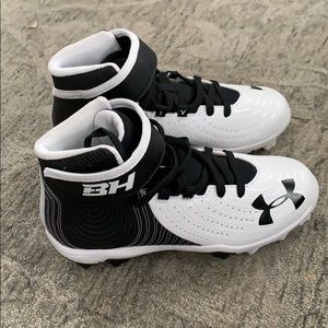 Under Armour youth baseball cleats